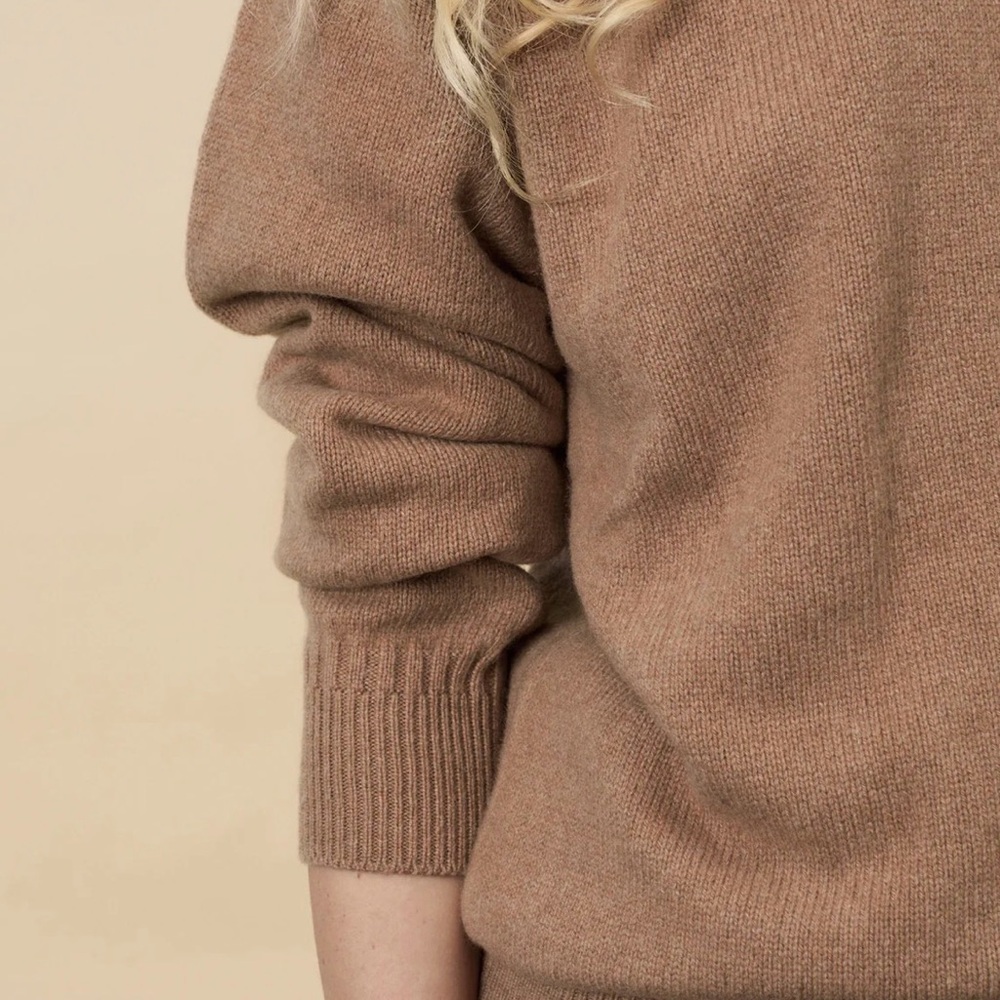 Tricot camel sweater size medium - Picture 5 of 5